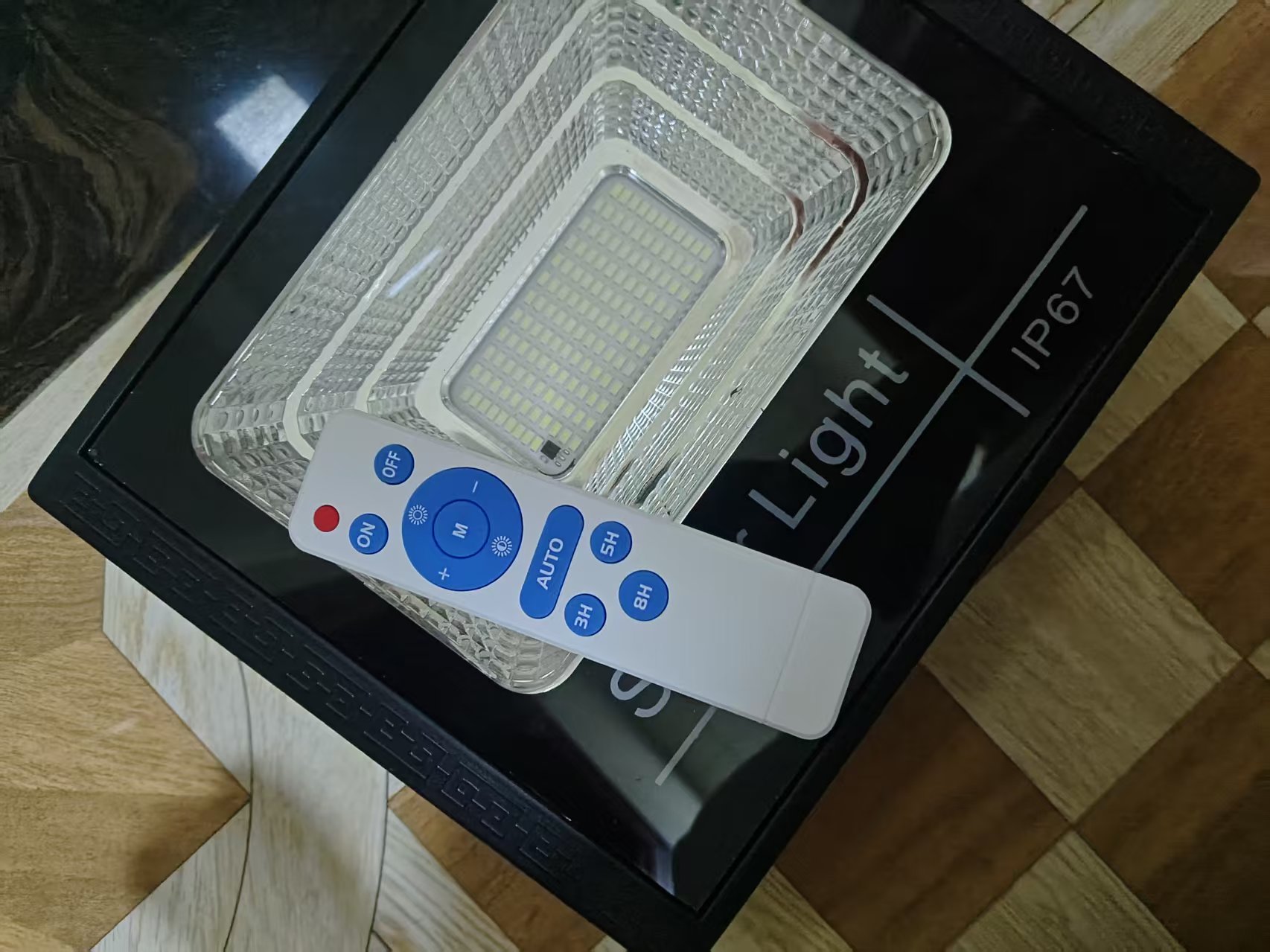 SL-67 100W Solar Flood Light with 3500mAh 32650 Lithium Battery – IP67 Waterproof — photo 6