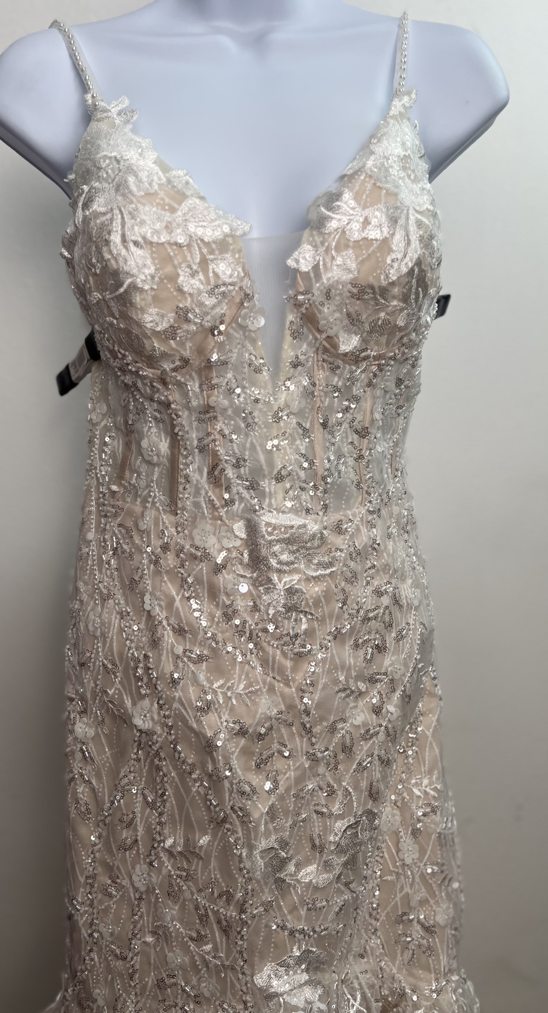 Evening dresses — photo 4